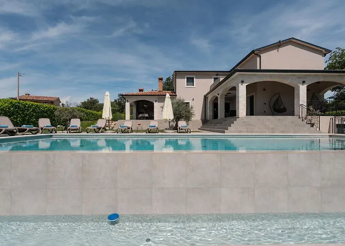 Maria Markovici Vila Vizinada