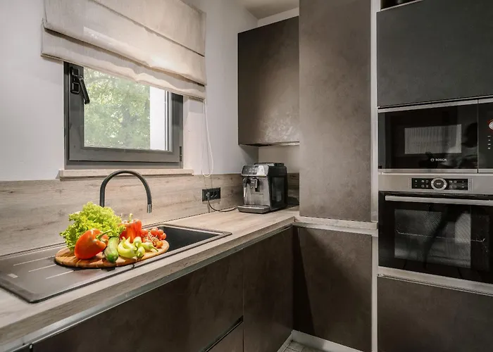 Maria Markovici Vila *