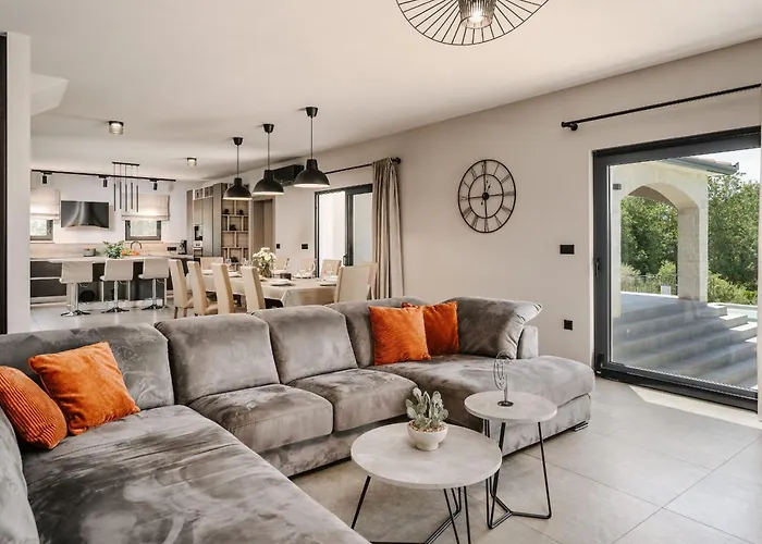 빌라 Maria Markovici *